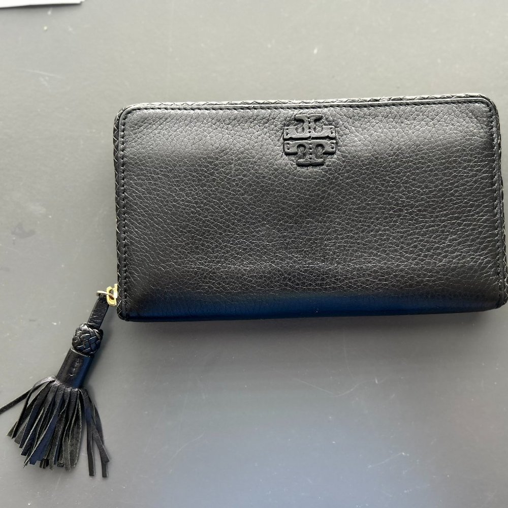 Tory Burch Leather Taylor Zip Continental Wallet in Black